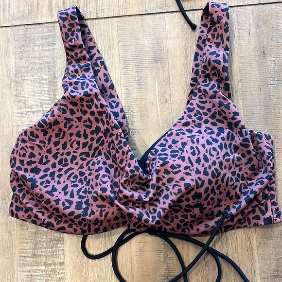 ASHLEY GRAHAM SWIMSUITS FOR ALL LEOPARD PRINT BIKINI TOP - Picture 2 of 5